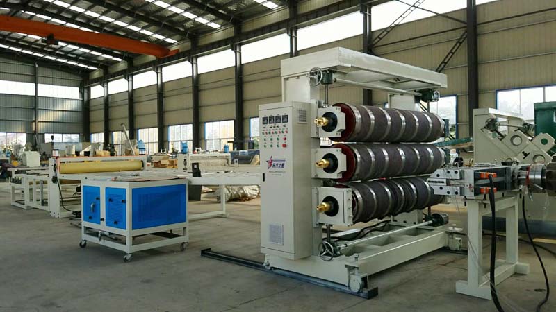 塑料板材设备助力生产高透明软PVC门帘板材